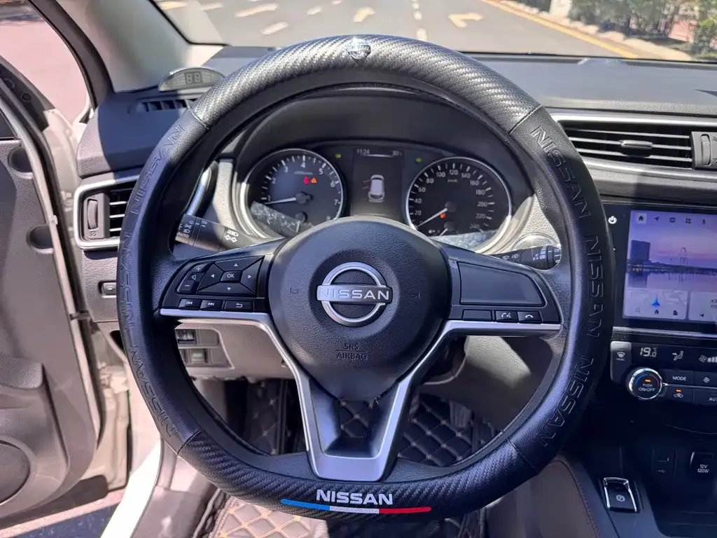 Nissan Qashqai — фото 7