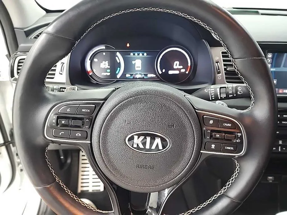 Kia Niro — фото 10