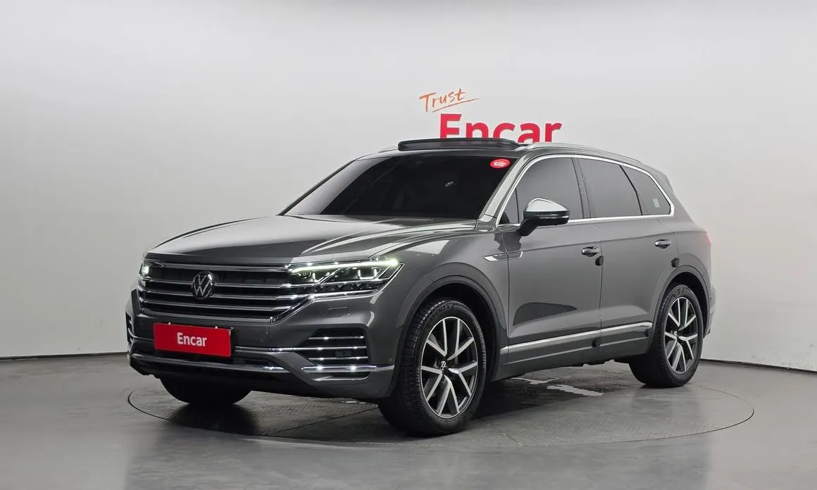 Volkswagen Touareg — фото 1