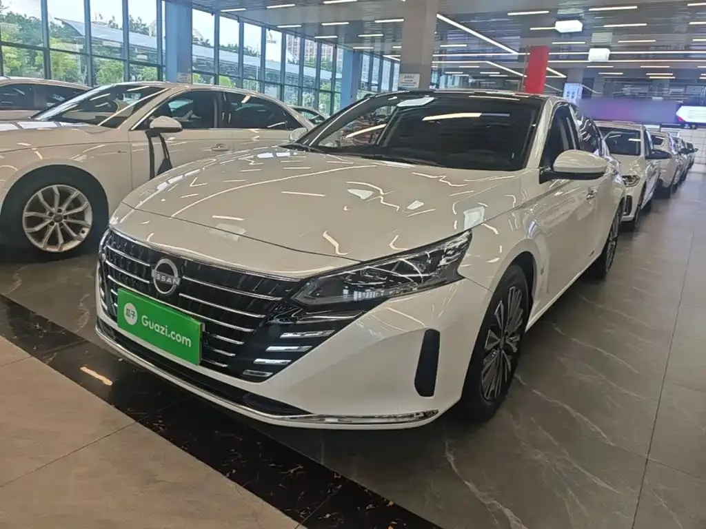 Nissan Teana — фото 1