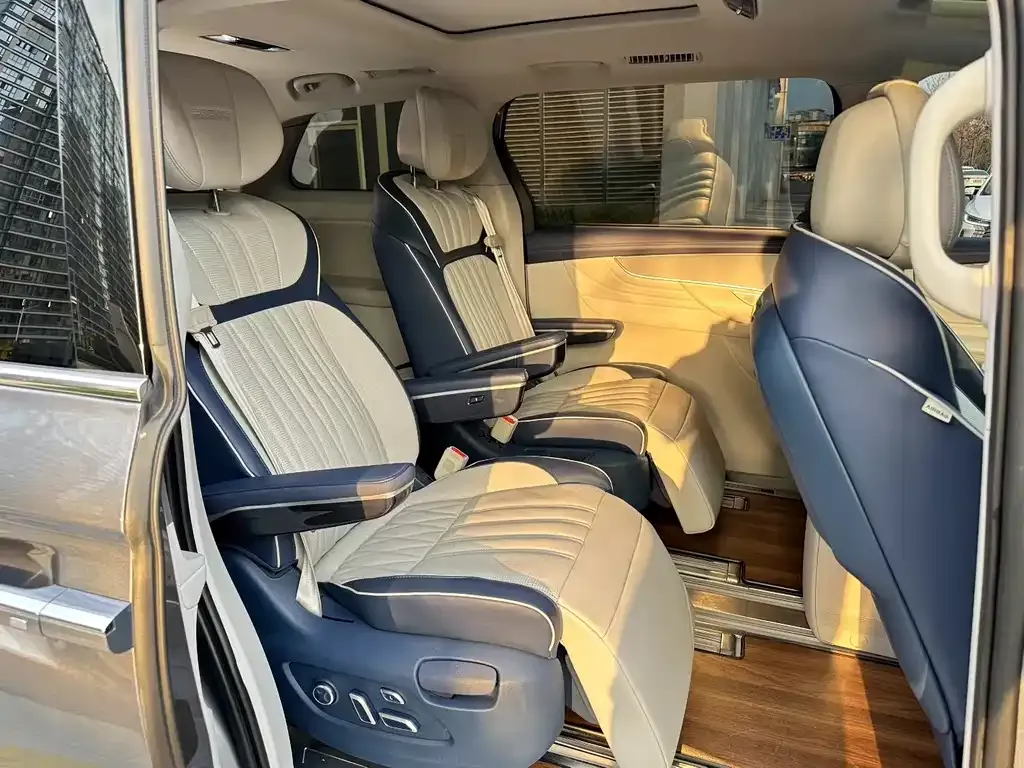 Roewe iMAX8 — фото 6
