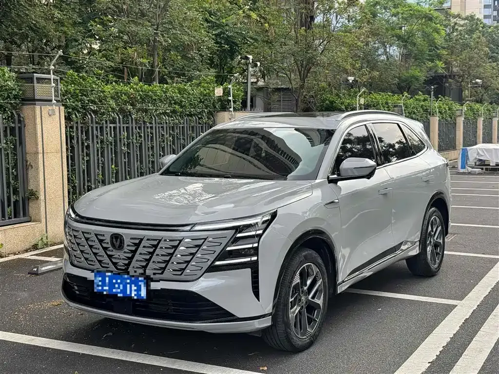 Changan CS75PLUS — фото 1