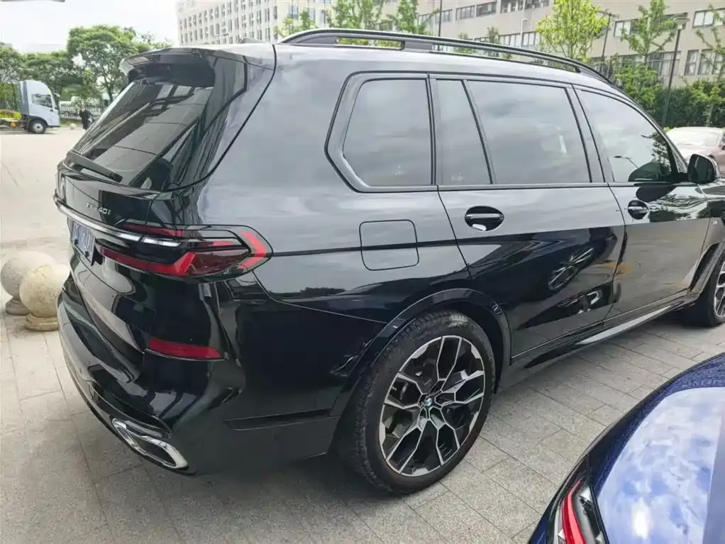BMW X7 — фото 3
