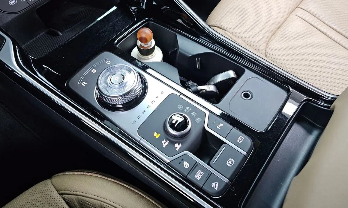 Kia Sorento — фото 6