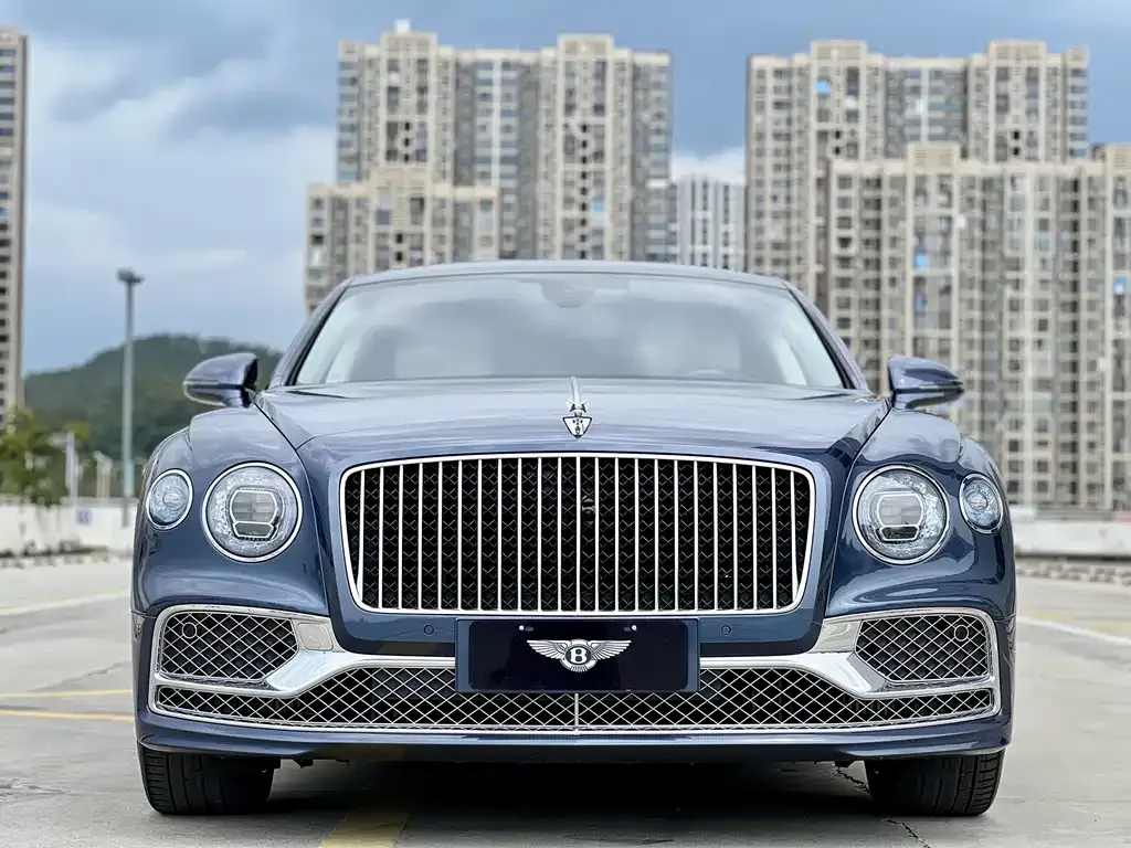 Bentley Flying Spur PHEV — фото 7