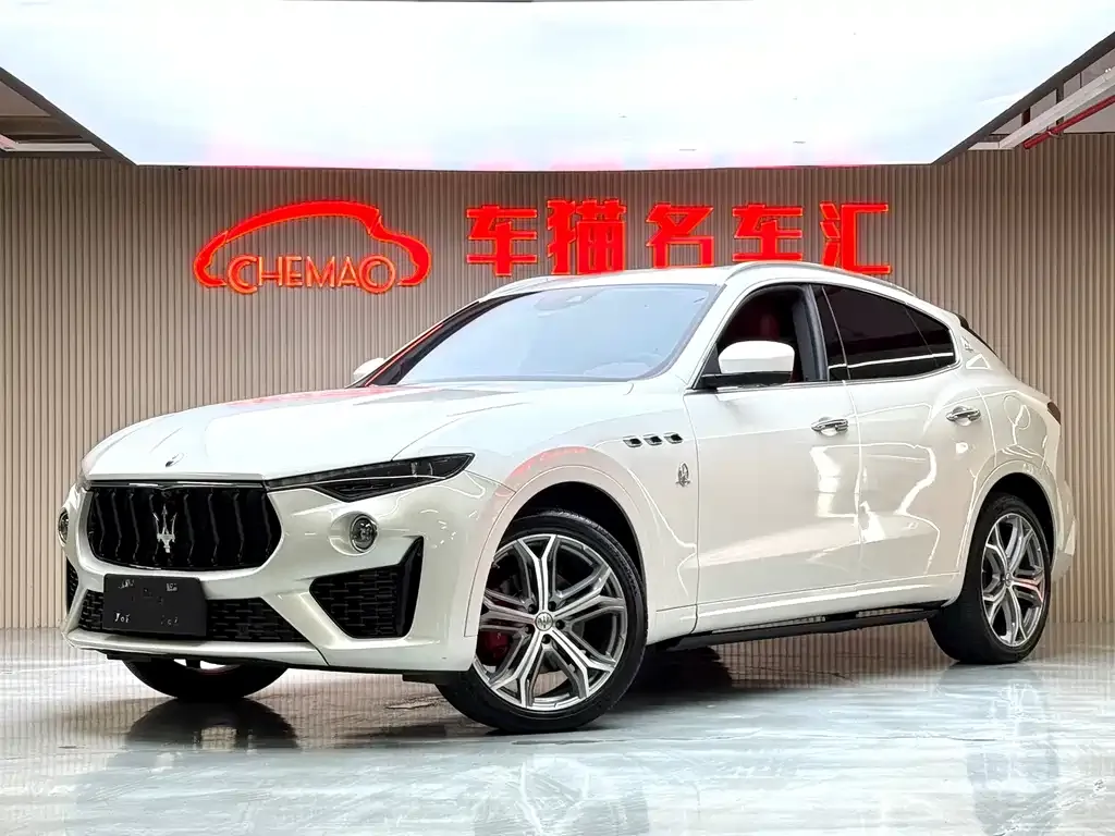 Maserati Levante — фото 1