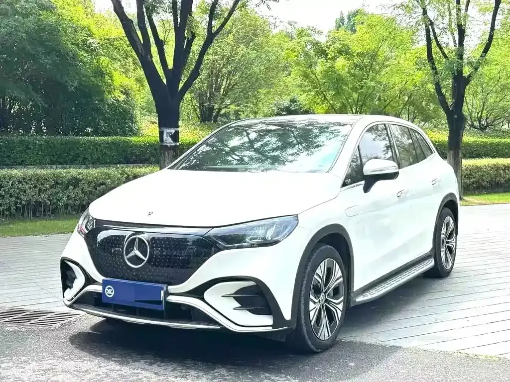 Mercedes-Benz EQE SUV — фото 1