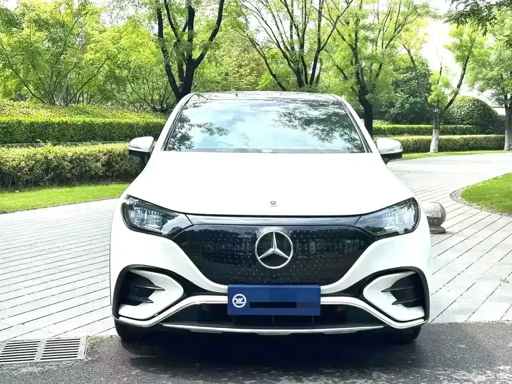 Mercedes-Benz EQE SUV — фото 9
