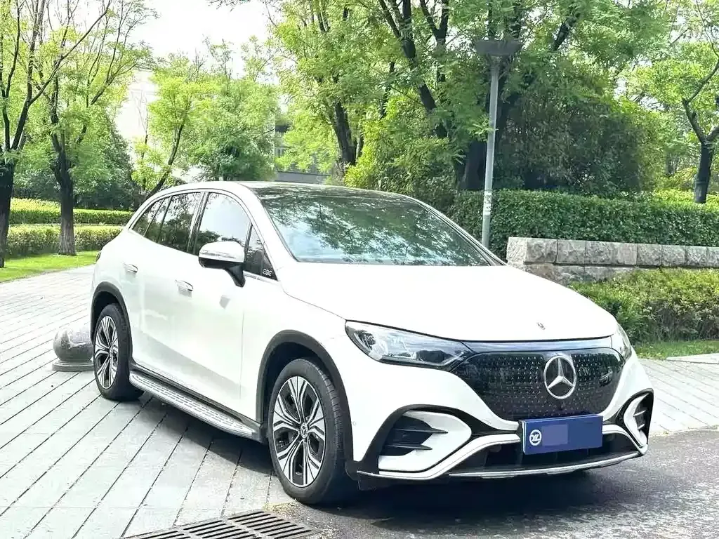 Mercedes-Benz EQE SUV — фото 10