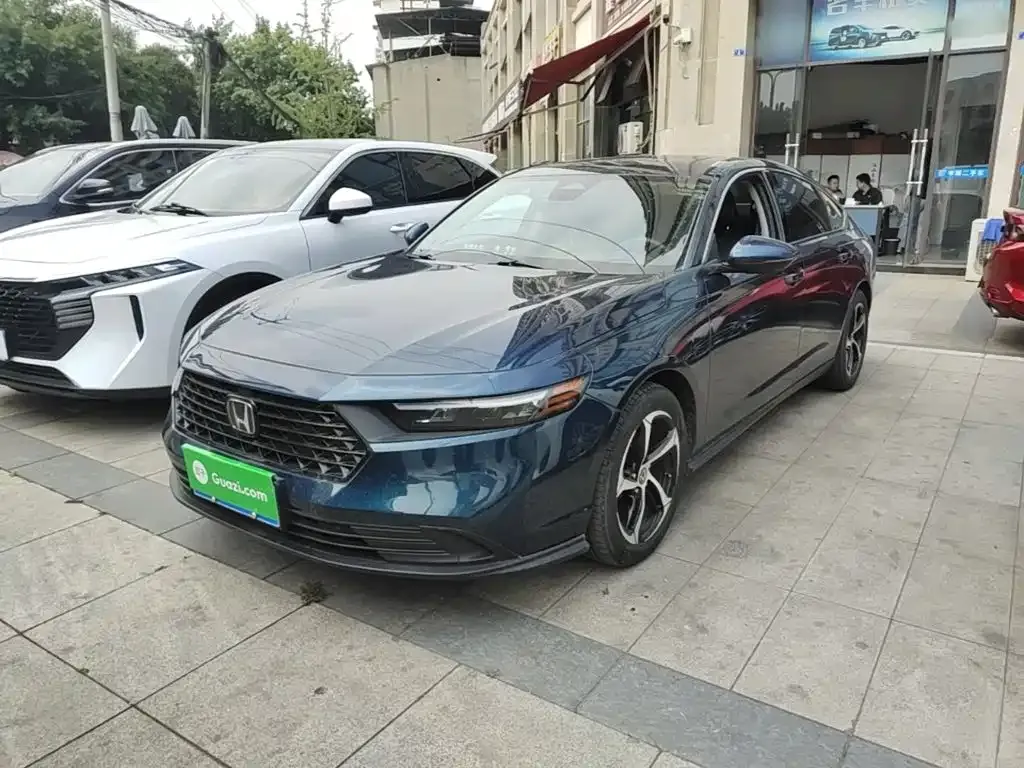 Honda Accord — фото 1