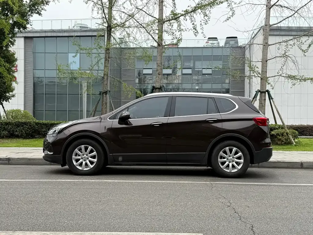 Buick Envision Plus — фото 9
