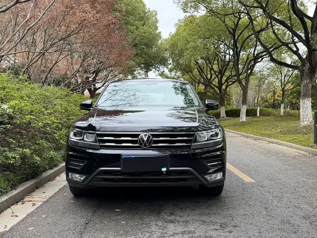 Volkswagen Tiguan L — фото 6