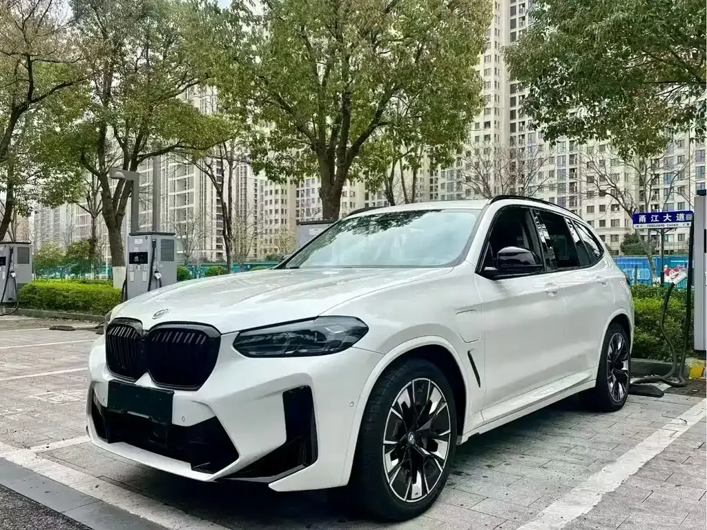 BMW iX3 — фото 7