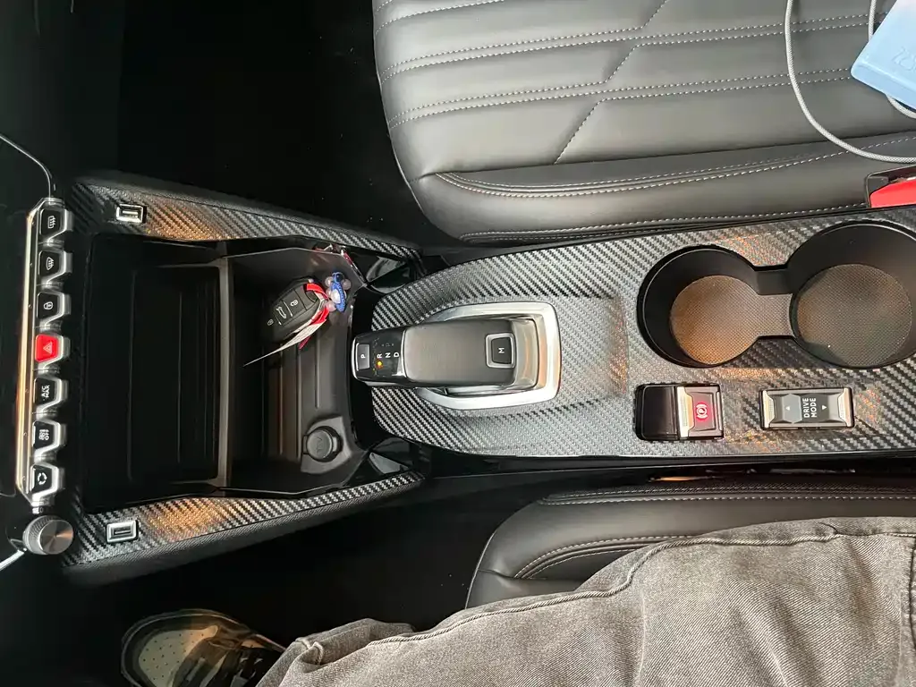 Peugeot 2008 — фото 10