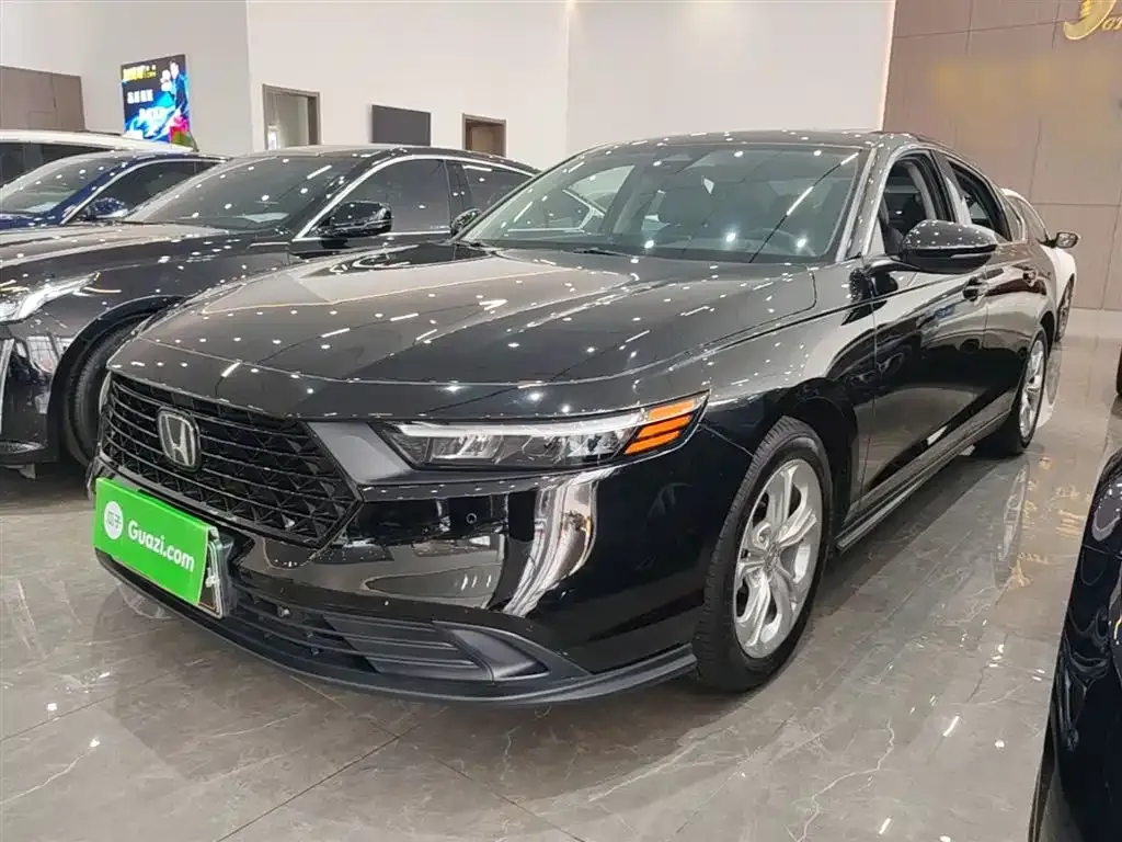 Honda Accord — фото 1
