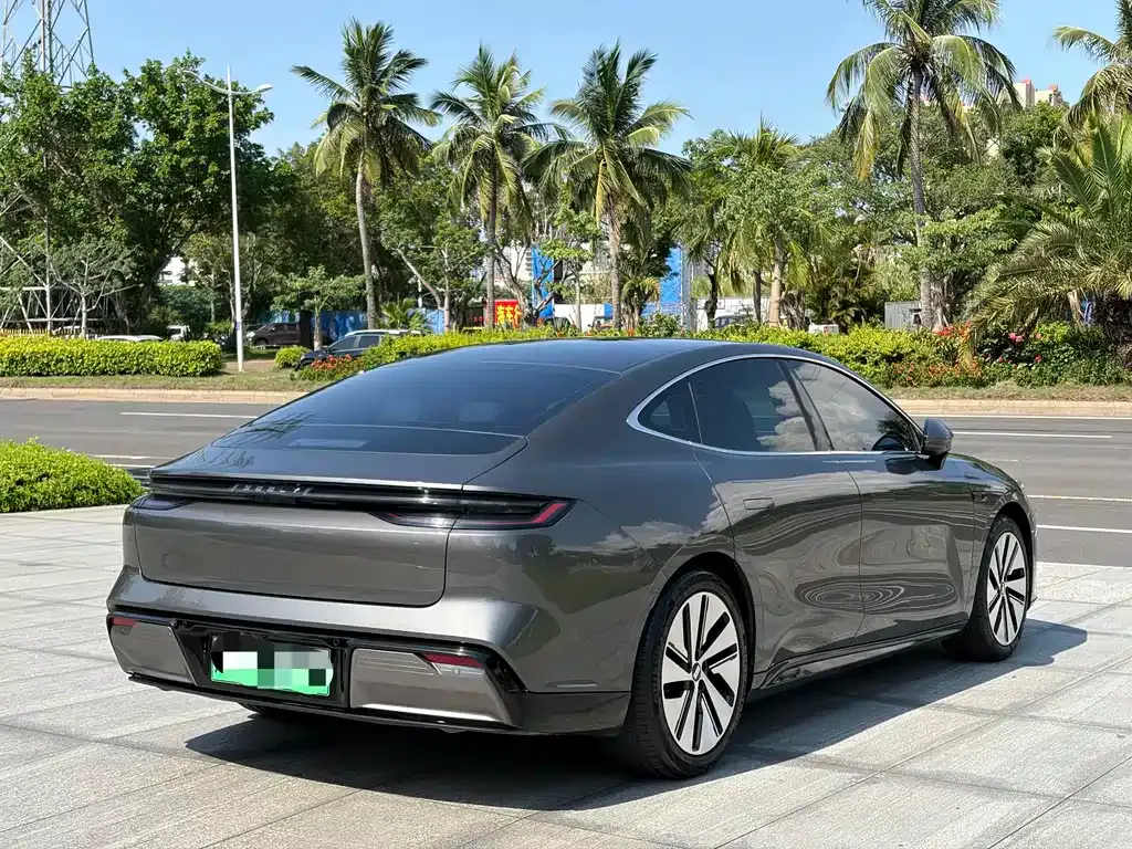 Geely Galaxy E8 — фото 10