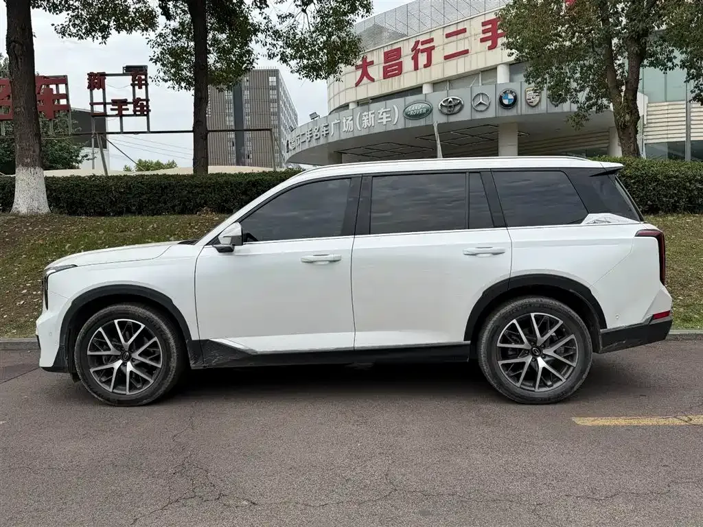 GAC Motor Trumpchi GS8 — фото 10
