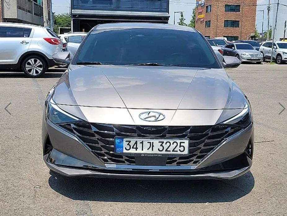 Hyundai AVANTE — фото 1