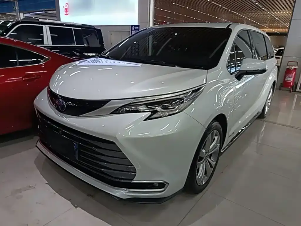 Toyota Sienna — фото 9