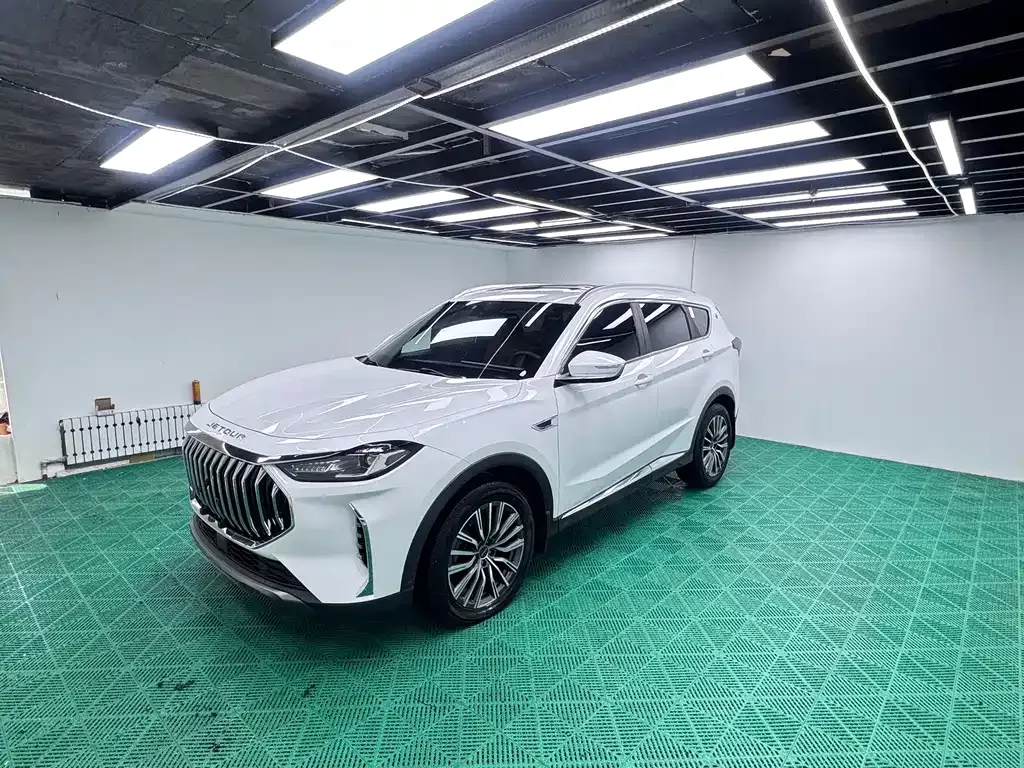 Jetour X70 PLUS — фото 1