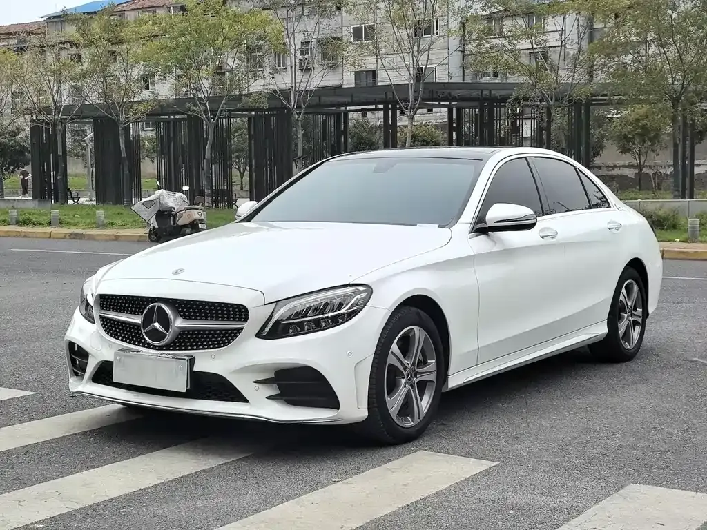 Mercedes-Benz C-Class — фото 1