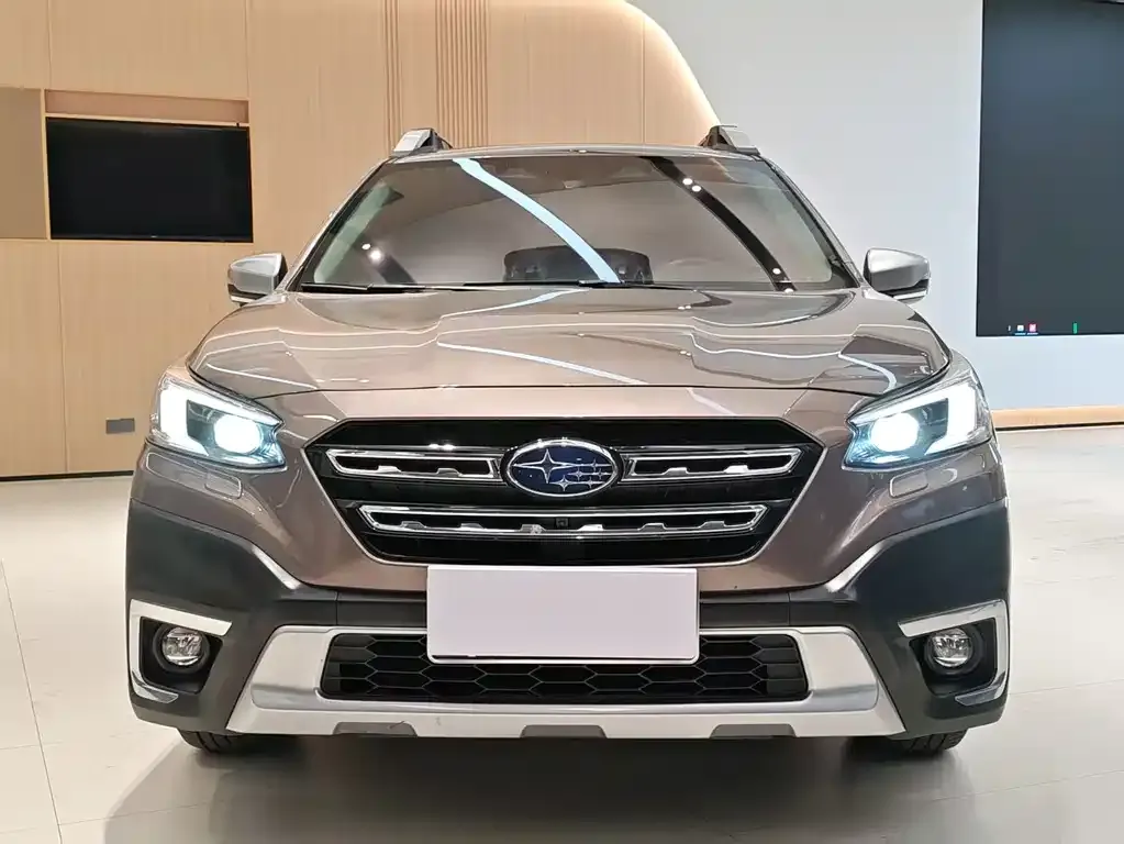 Subaru Outback — фото 8