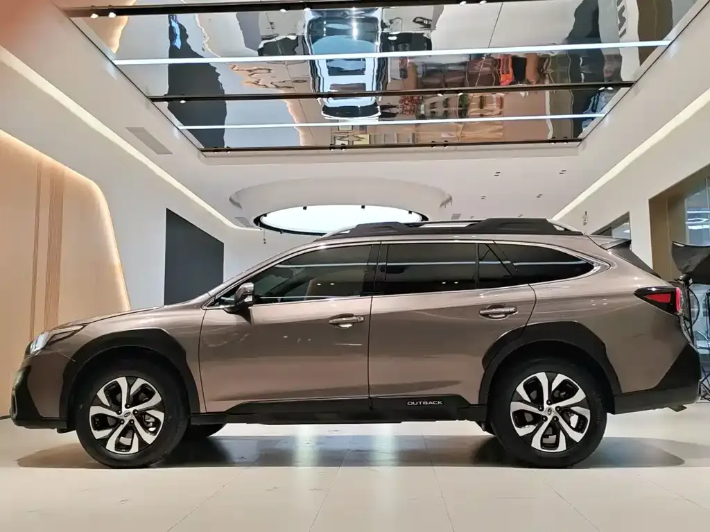 Subaru Outback — фото 7