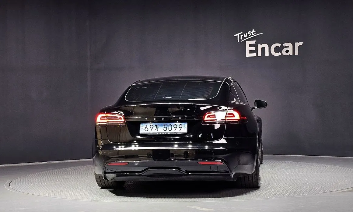 Tesla Model S — фото 2