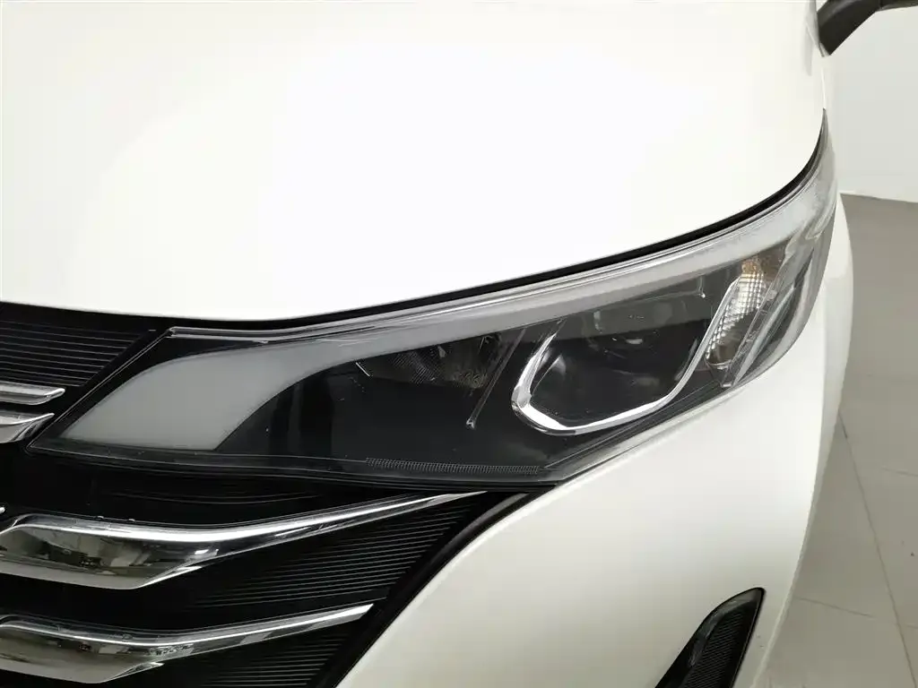 GAC Motor Trumpchi M6 — фото 6