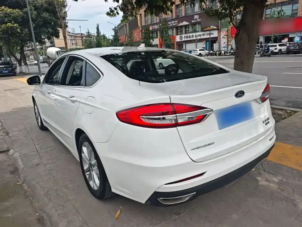 Ford Mondeo — фото 5