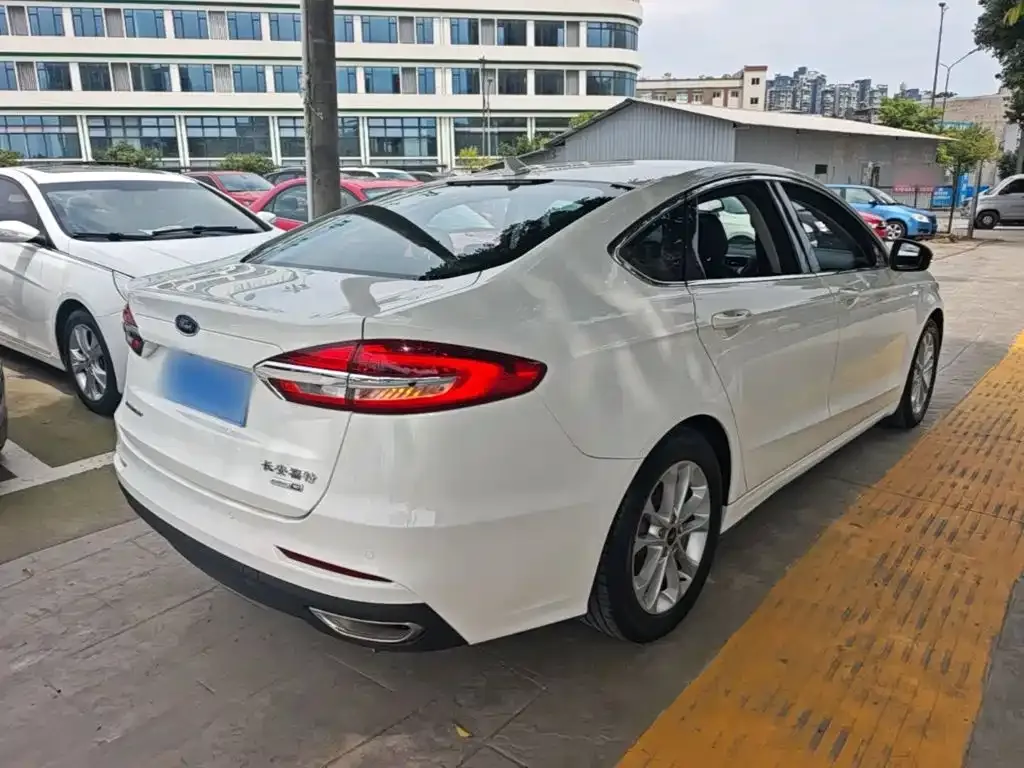 Ford Mondeo — фото 7