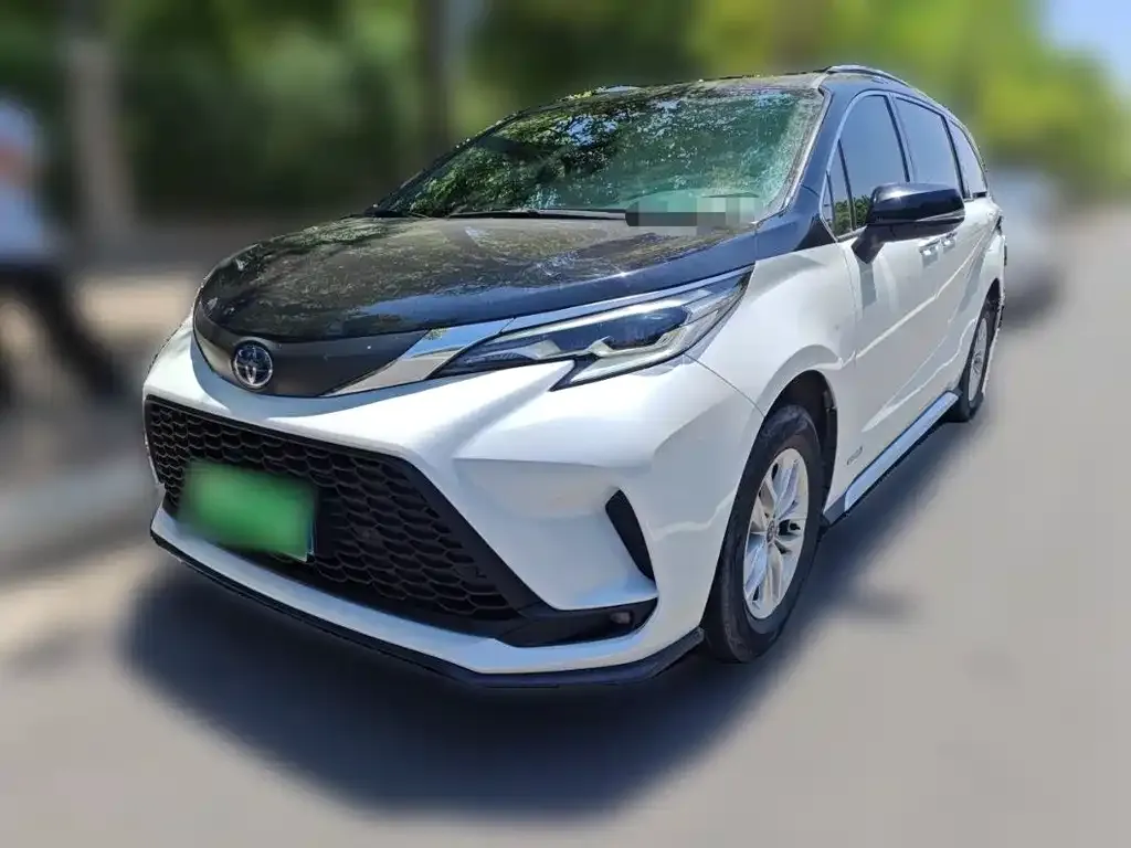 Toyota Granvia — фото 1