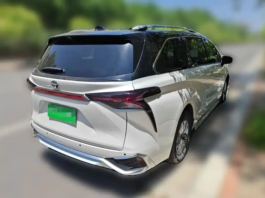 Toyota Granvia — фото 9