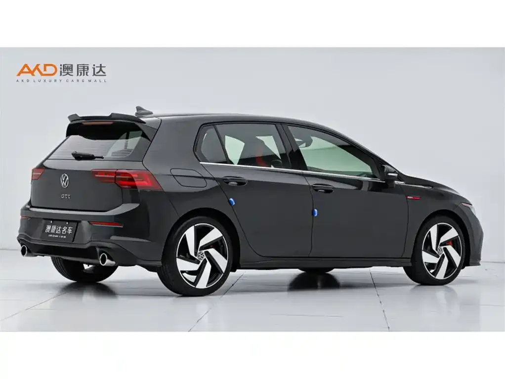 Volkswagen Golf GTI — фото 10