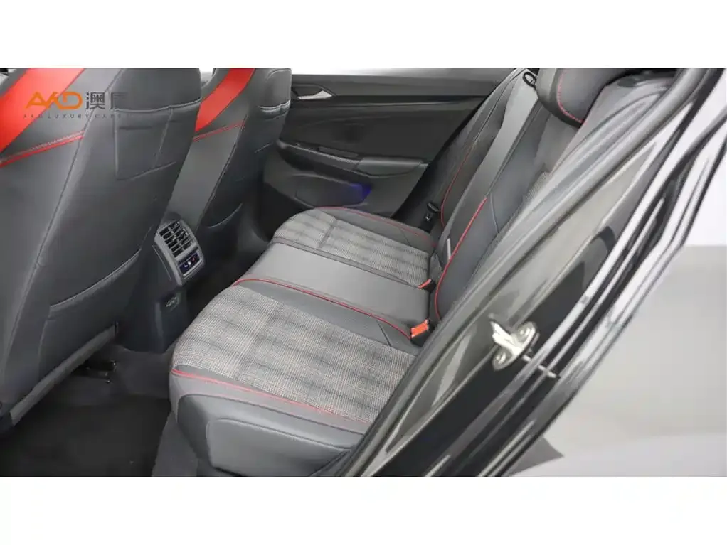 Volkswagen Golf GTI — фото 4