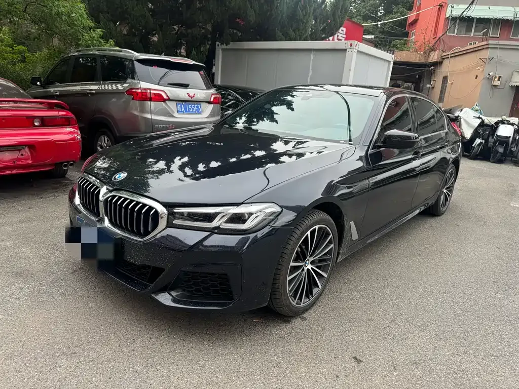 BMW 5 Series — фото 1