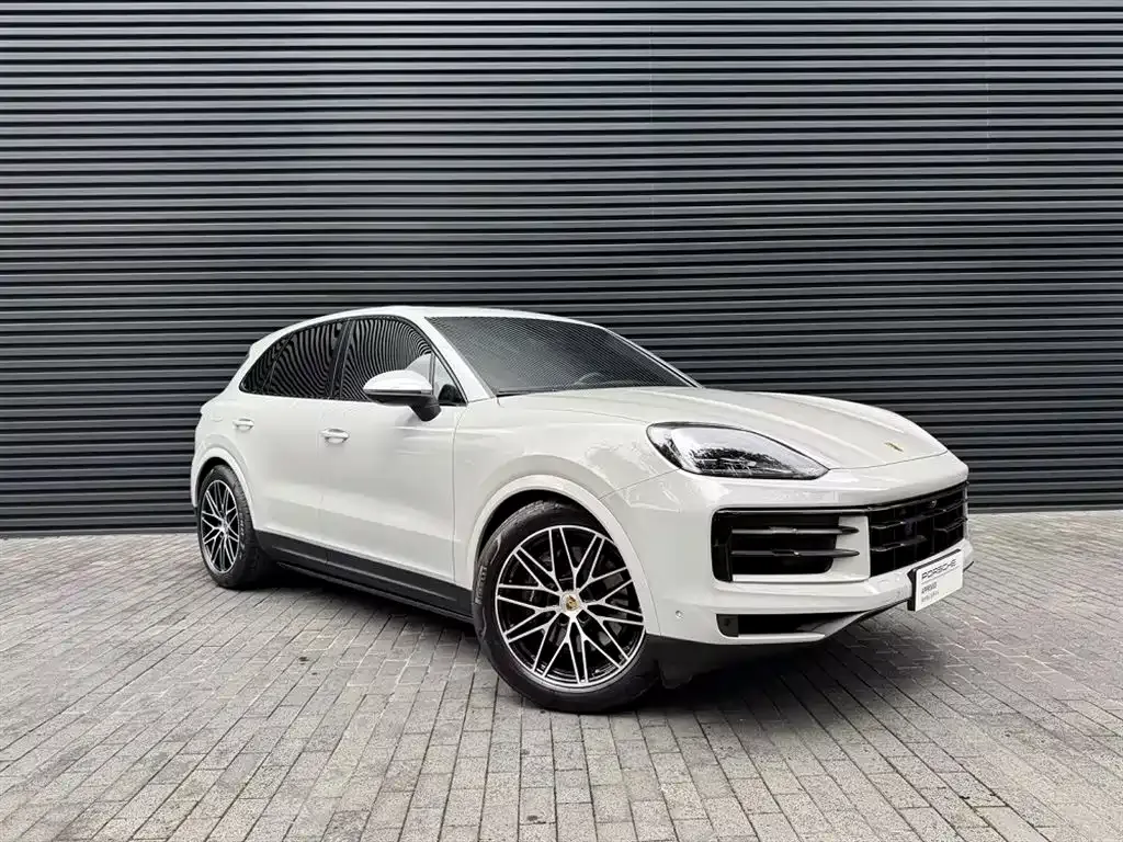 Porsche Cayenne — фото 1