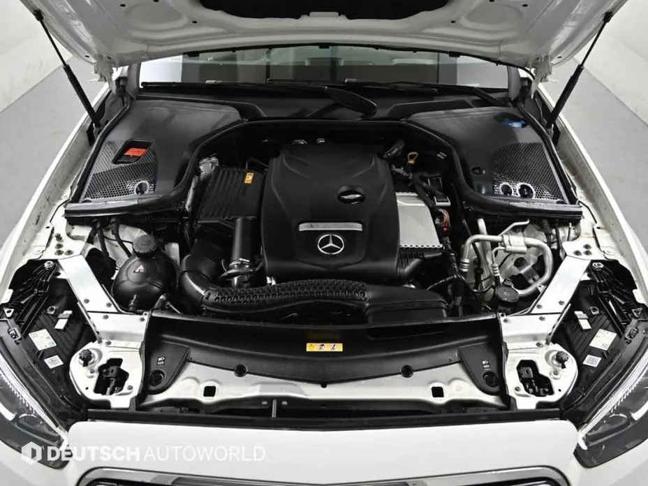 Mercedes-Benz E-Class — фото 9