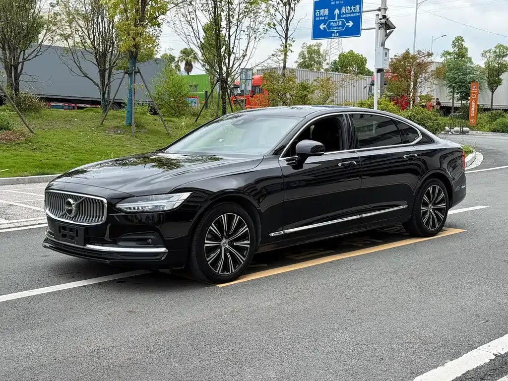 Volvo S90 — фото 1
