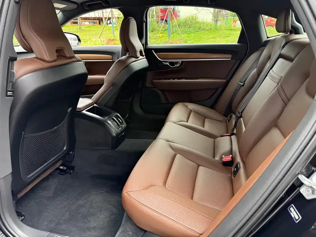 Volvo S90 — фото 3
