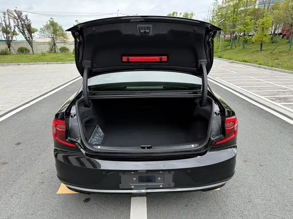 Volvo S90 — фото 10