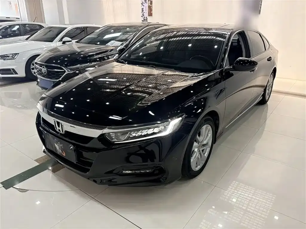 Honda Accord — фото 10