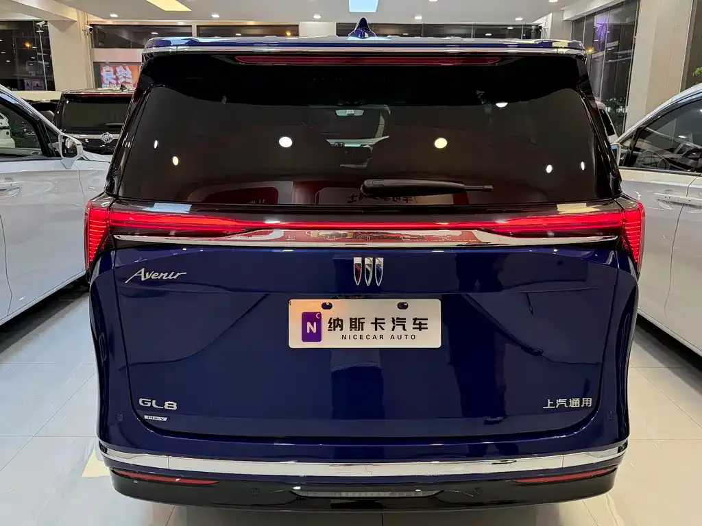 Buick GL8 Hybrid — фото 2