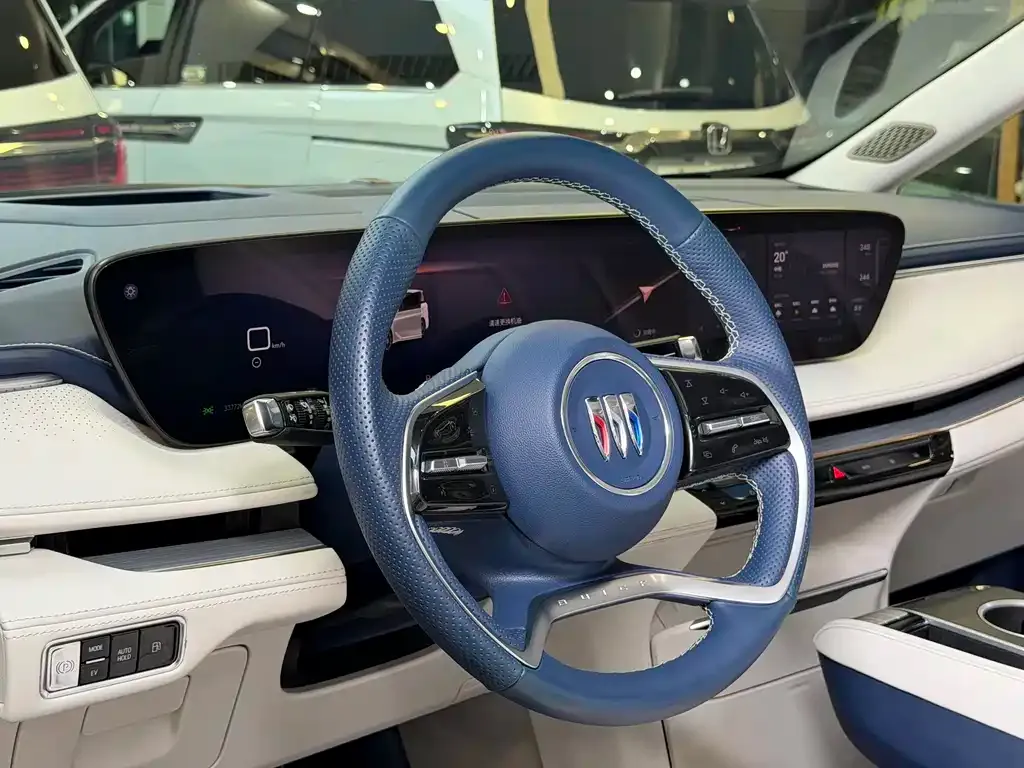 Buick GL8 Hybrid — фото 9