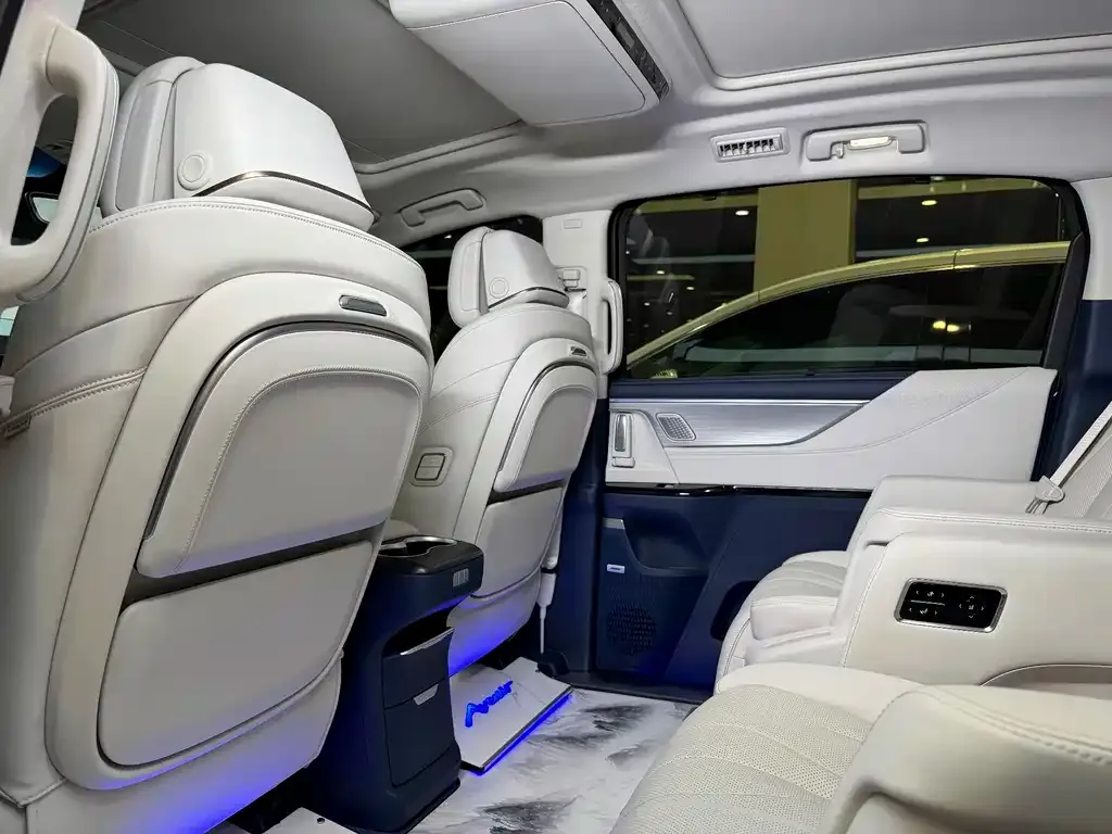 Buick GL8 Hybrid — фото 3