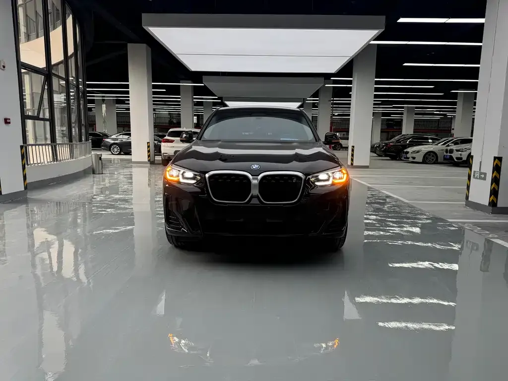BMW iX3 — фото 3