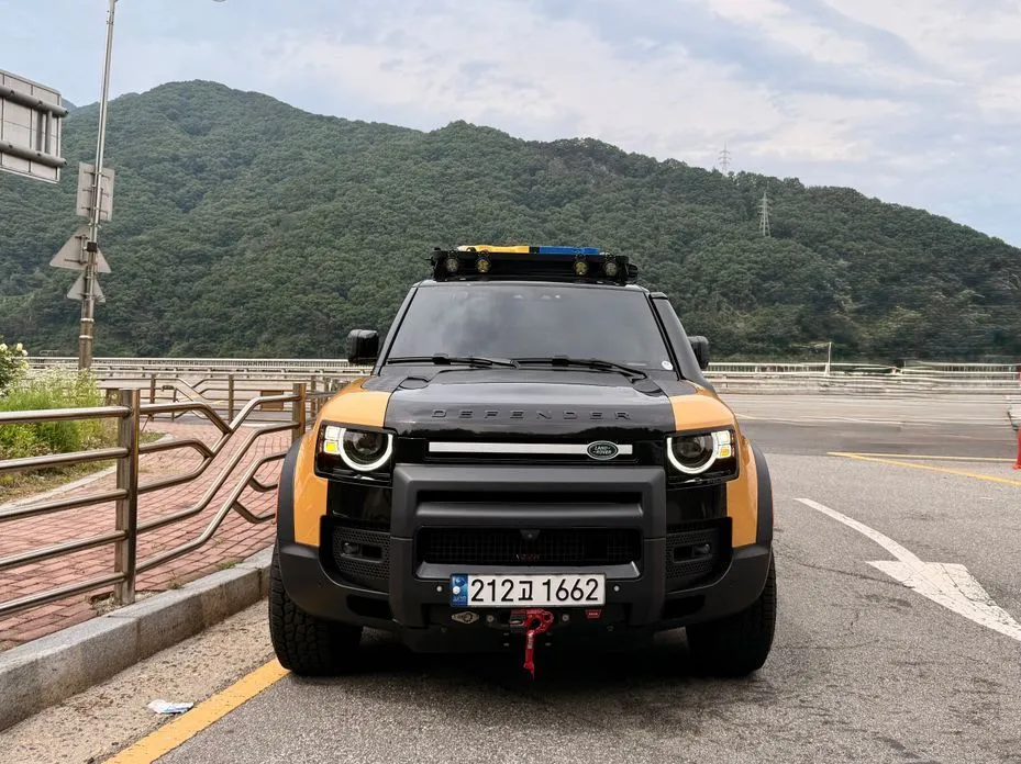 Land Rover Defender — фото 1
