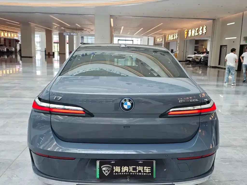 BMW i7 — фото 5