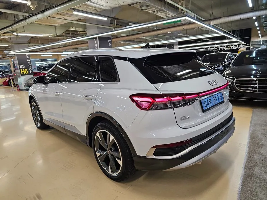 Audi Q4 e-tron — фото 10