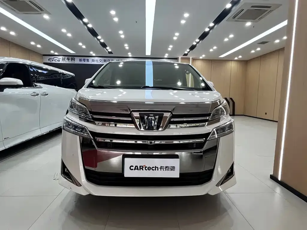 Toyota Vellfire — фото 7